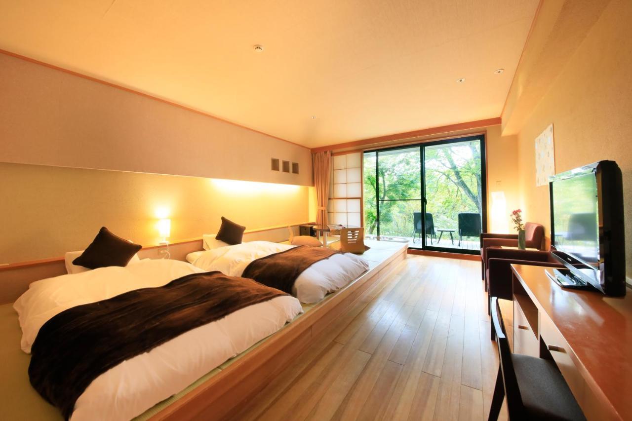 日光中禅寺湖温泉　ホテル四季彩 4*